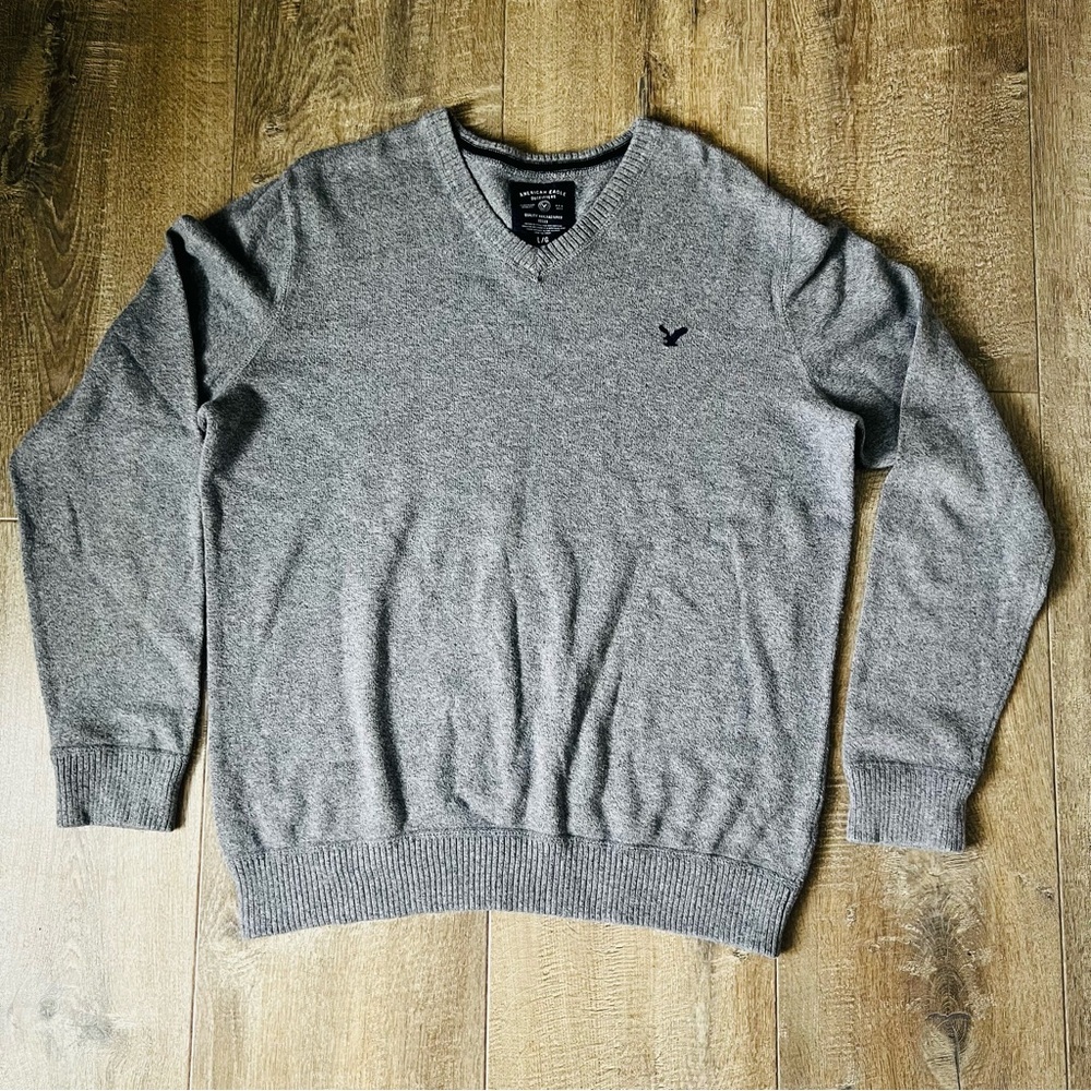 American Eagle Men’s Heather Gray V-Neck Pullover Sweater Size Large